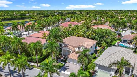 1673 Victoria Pointe Circle Weston FL 33327
