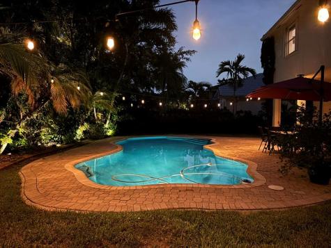 1673 Victoria Pointe Circle Weston FL 33327