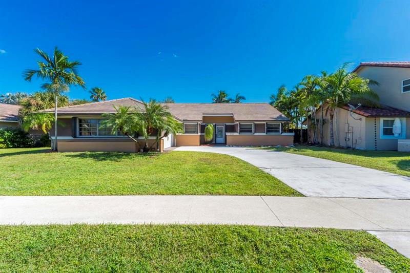 5720 W Waterford Drive Davie FL 33331