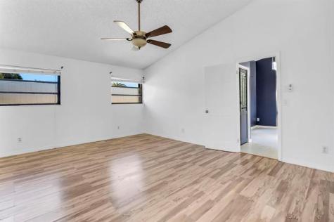 5720 W Waterford Drive Davie FL 33331