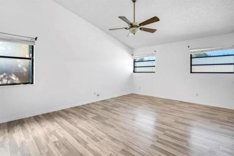 5720 W Waterford Drive Davie FL 33331