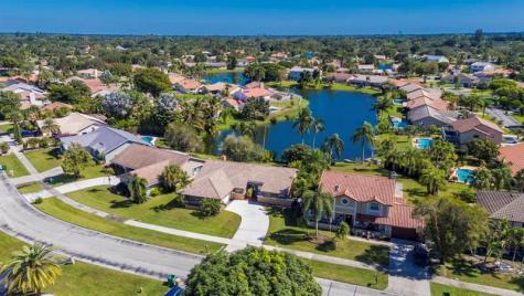 5720 W Waterford Drive Davie FL 33331