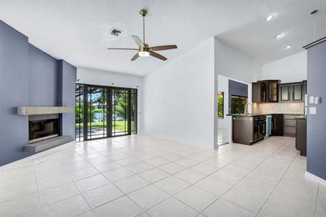 5720 W Waterford Drive Davie FL 33331