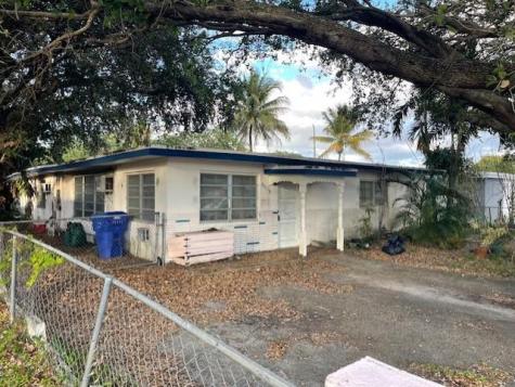 6309 Hayes Street Hollywood FL 33024
