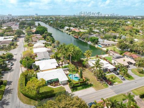 1924 NE 18th Street Fort Lauderdale FL 33305