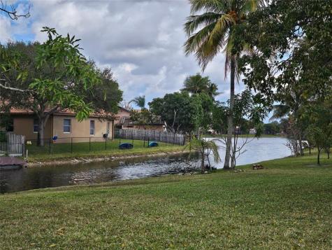 197 NW 113th Way Coral Springs FL 33071