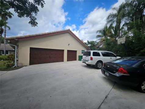 197 NW 113th Way Coral Springs FL 33071