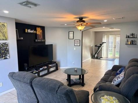 2518 NW 15 Fort Lauderdale FL 33311