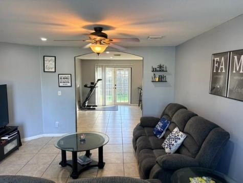 2518 NW 15 Fort Lauderdale FL 33311