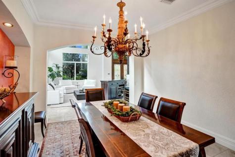 1649 Victoria Pointe Circle Weston FL 33327