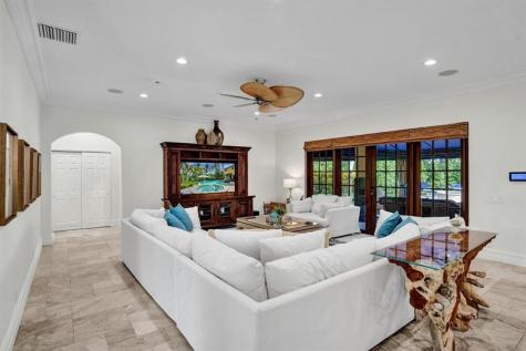 1649 Victoria Pointe Circle Weston FL 33327