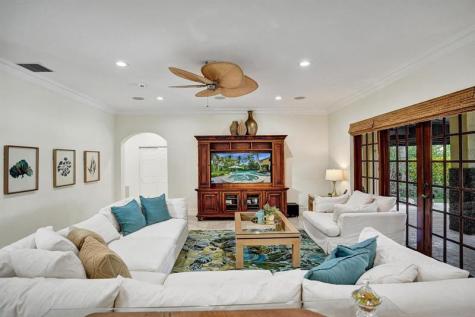 1649 Victoria Pointe Circle Weston FL 33327