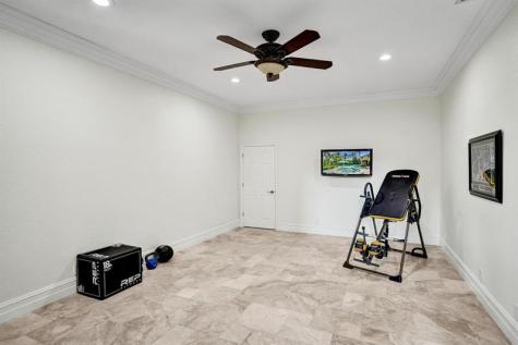 1649 Victoria Pointe Circle Weston FL 33327