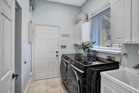 1649 Victoria Pointe Circle Weston FL 33327