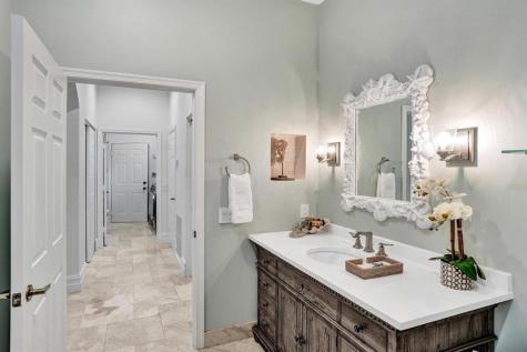 1649 Victoria Pointe Circle Weston FL 33327