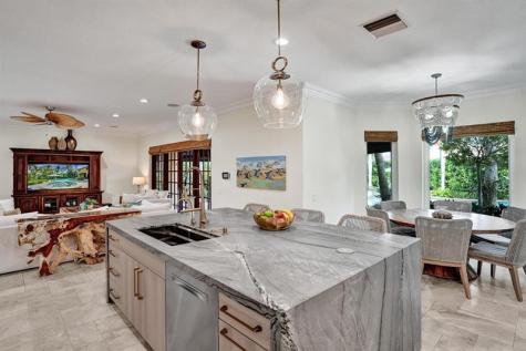 1649 Victoria Pointe Circle Weston FL 33327