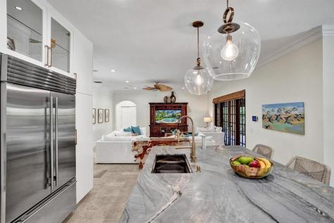 1649 Victoria Pointe Circle Weston FL 33327