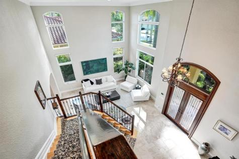 1649 Victoria Pointe Circle Weston FL 33327