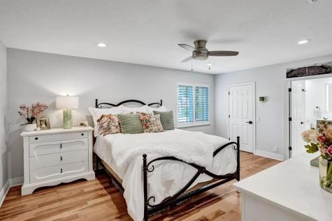 1649 Victoria Pointe Circle Weston FL 33327