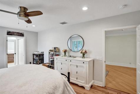 1649 Victoria Pointe Circle Weston FL 33327