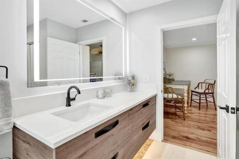 1649 Victoria Pointe Circle Weston FL 33327