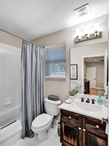 1649 Victoria Pointe Circle Weston FL 33327