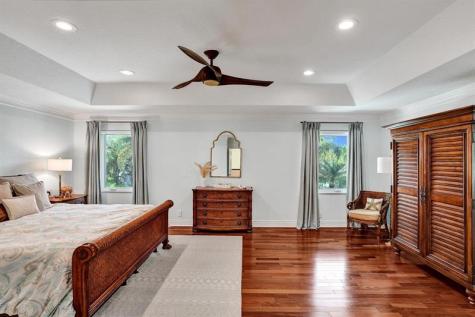 1649 Victoria Pointe Circle Weston FL 33327