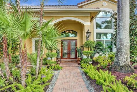 1649 Victoria Pointe Circle Weston FL 33327