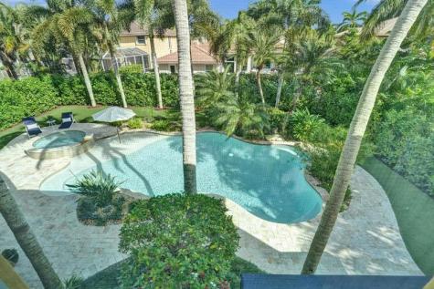 1649 Victoria Pointe Circle Weston FL 33327