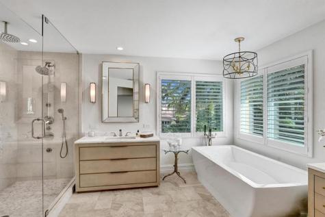 1649 Victoria Pointe Circle Weston FL 33327