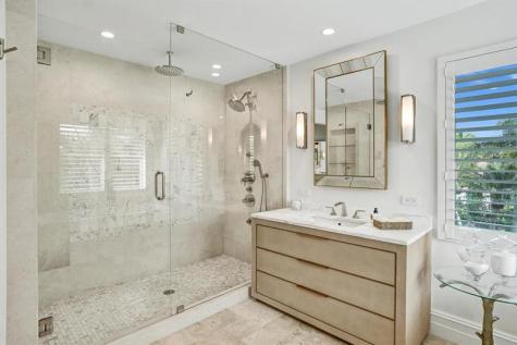 1649 Victoria Pointe Circle Weston FL 33327