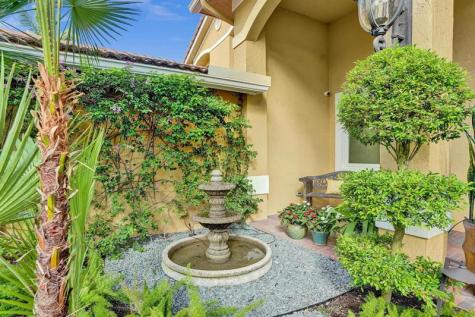 1649 Victoria Pointe Circle Weston FL 33327