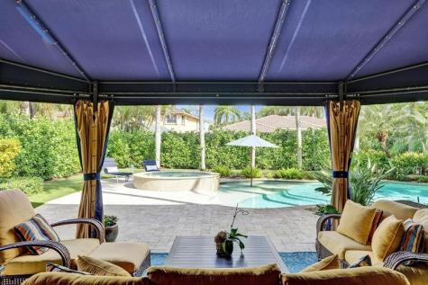 1649 Victoria Pointe Circle Weston FL 33327