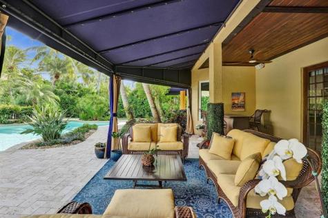 1649 Victoria Pointe Circle Weston FL 33327