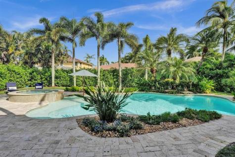 1649 Victoria Pointe Circle Weston FL 33327