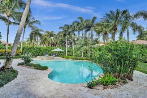 1649 Victoria Pointe Circle Weston FL 33327