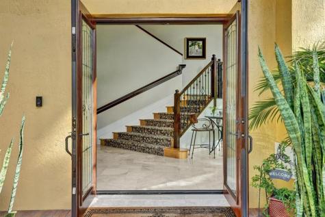 1649 Victoria Pointe Circle Weston FL 33327