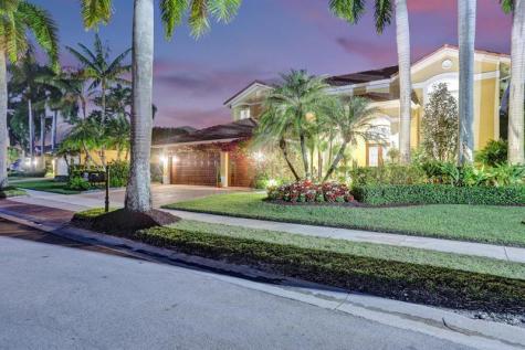 1649 Victoria Pointe Circle Weston FL 33327