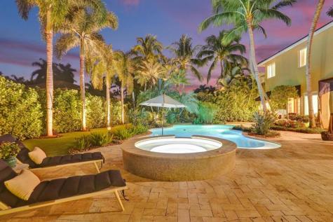 1649 Victoria Pointe Circle Weston FL 33327