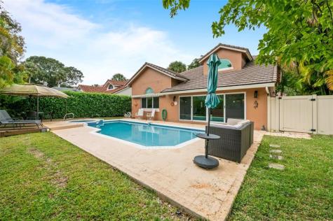 608 Misty Oaks Lane Pompano Beach FL 33069