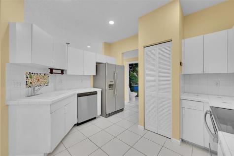 160 NW 97th Terrace Coral Springs FL 33071