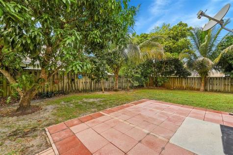160 NW 97th Terrace Coral Springs FL 33071
