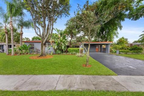 1428 E River Drive Margate FL 33063