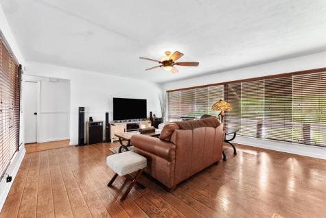 1428 E River Drive Margate FL 33063