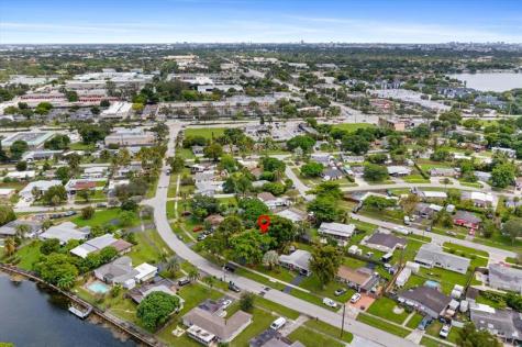 1428 E River Drive Margate FL 33063