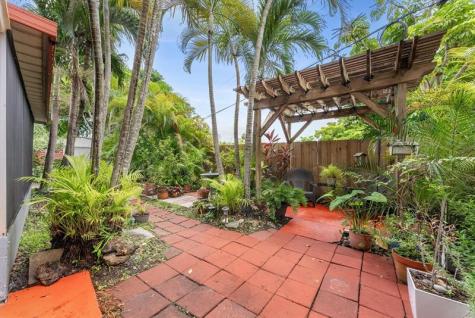 1428 E River Drive Margate FL 33063