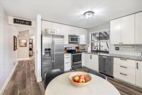 2164 Montpeliar Weston FL 33326