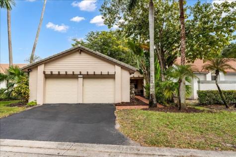 2164 Montpeliar Weston FL 33326