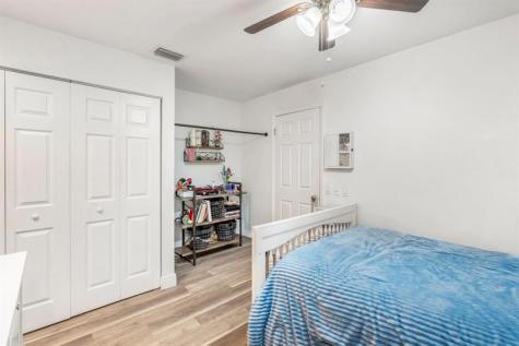 2164 Montpeliar Weston FL 33326