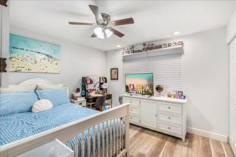 2164 Montpeliar Weston FL 33326
